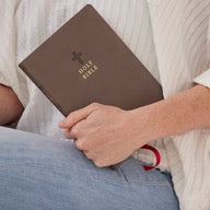NKJV Holy Bible, Value Ultra Thinline, Red Letter, Comfort Print